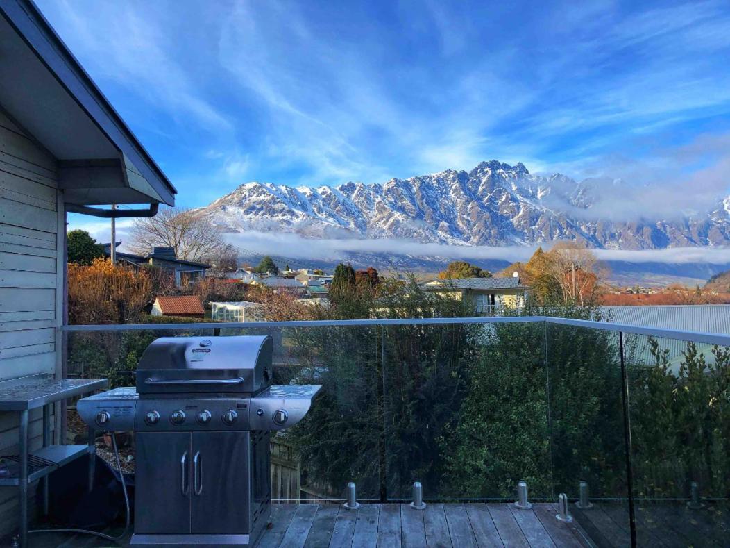 Pencarrow Lakeside Apartment Queenstown Bagian luar foto