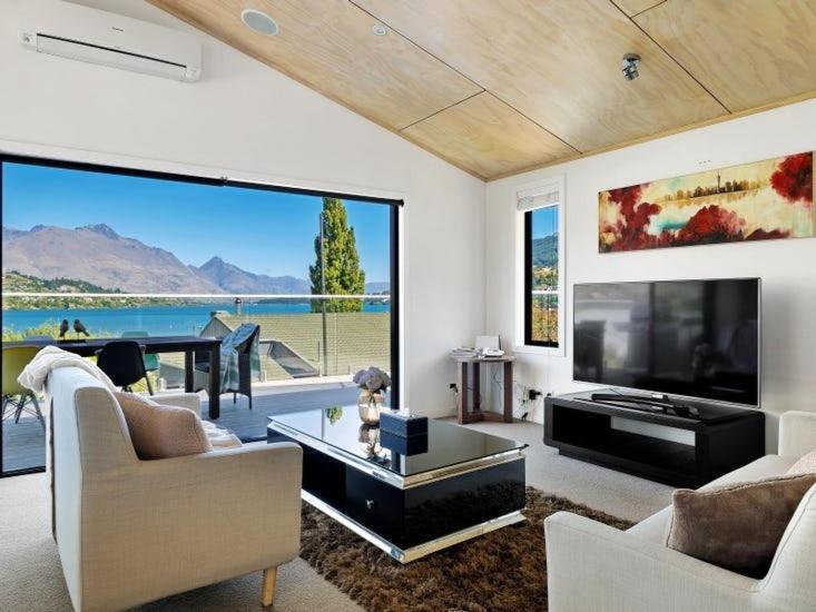 Pencarrow Lakeside Apartment Queenstown Bagian luar foto