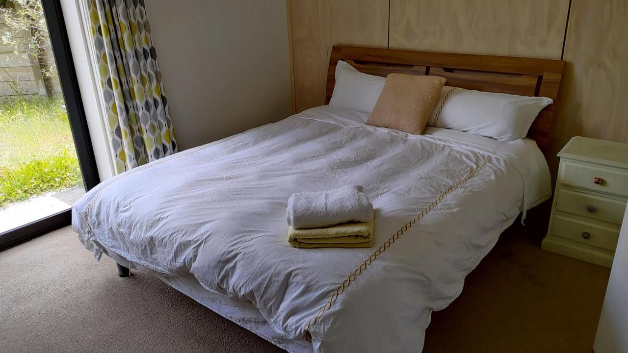 Pencarrow Lakeside Apartment Queenstown Bagian luar foto