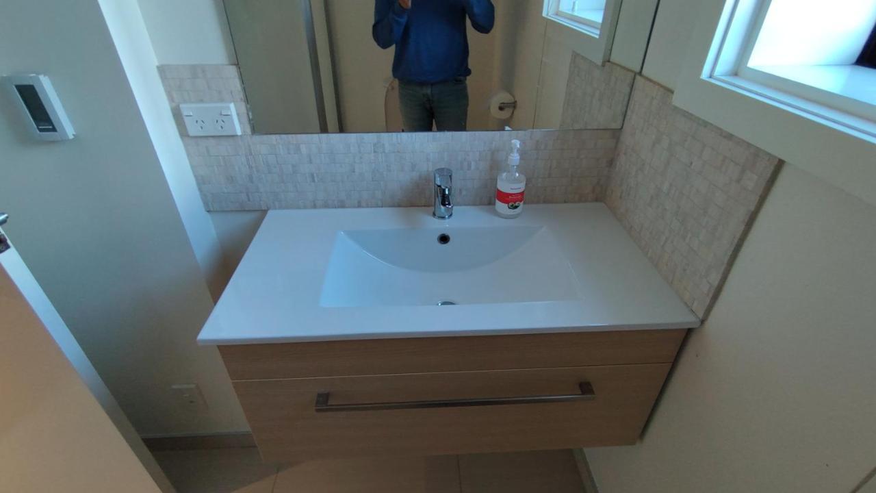 Pencarrow Lakeside Apartment Queenstown Bagian luar foto